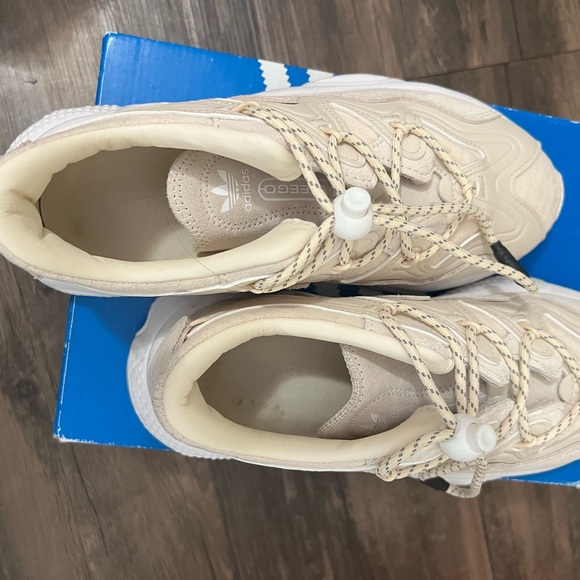 Adidas Ozweego Womens - Picture 5 of 5
